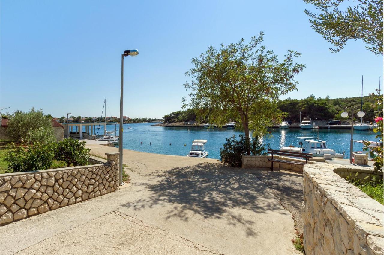 Apartments By The Sea Simuni, Pag - 4083 Kolan Esterno foto