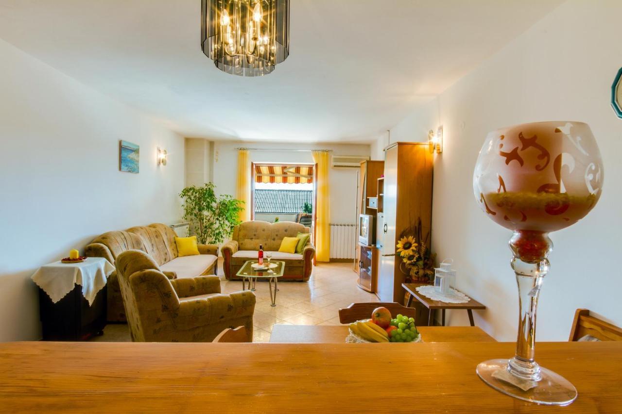 Apartments By The Sea Simuni, Pag - 4083 Kolan Esterno foto