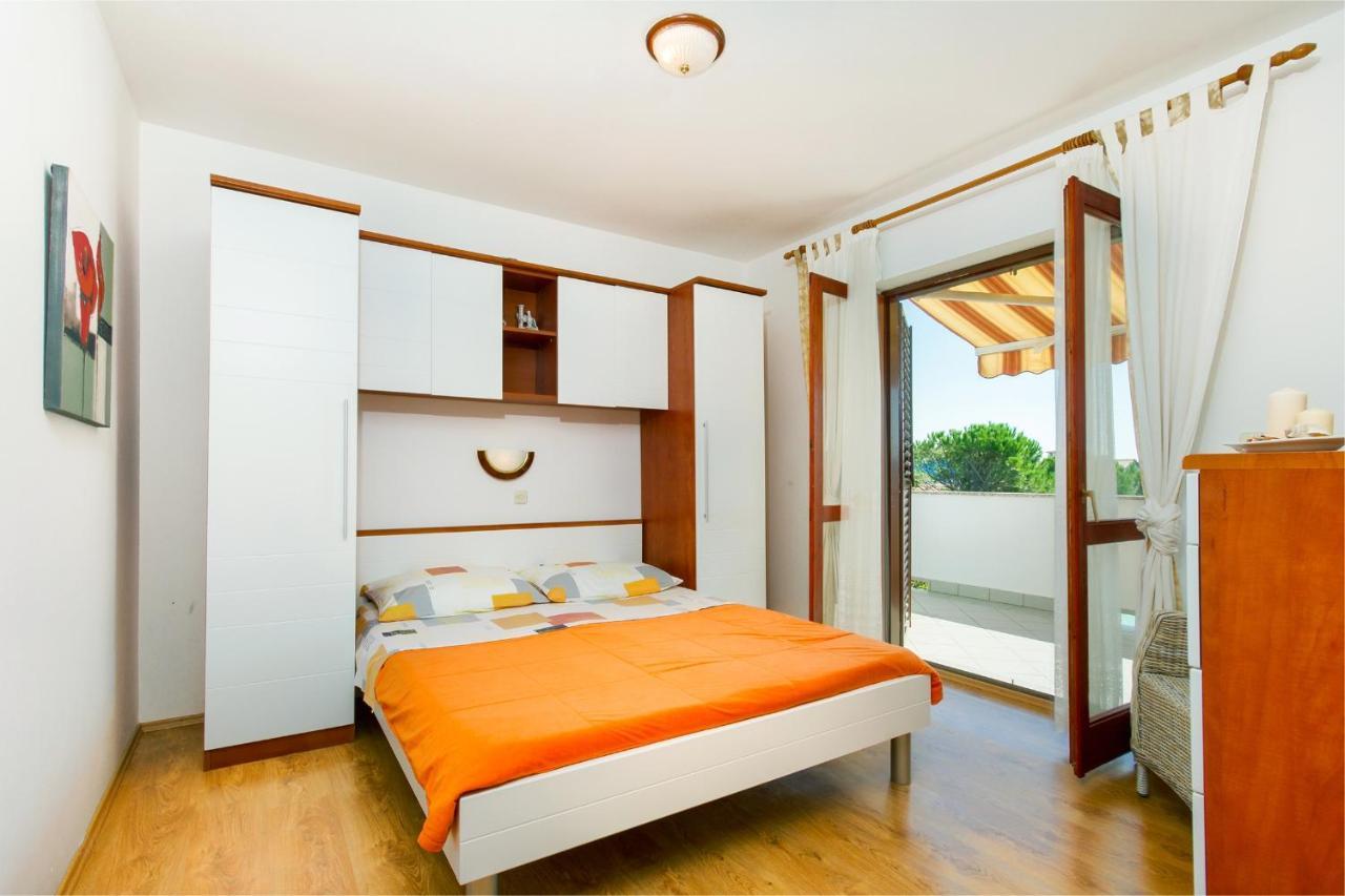 Apartments By The Sea Simuni, Pag - 4083 Kolan Esterno foto