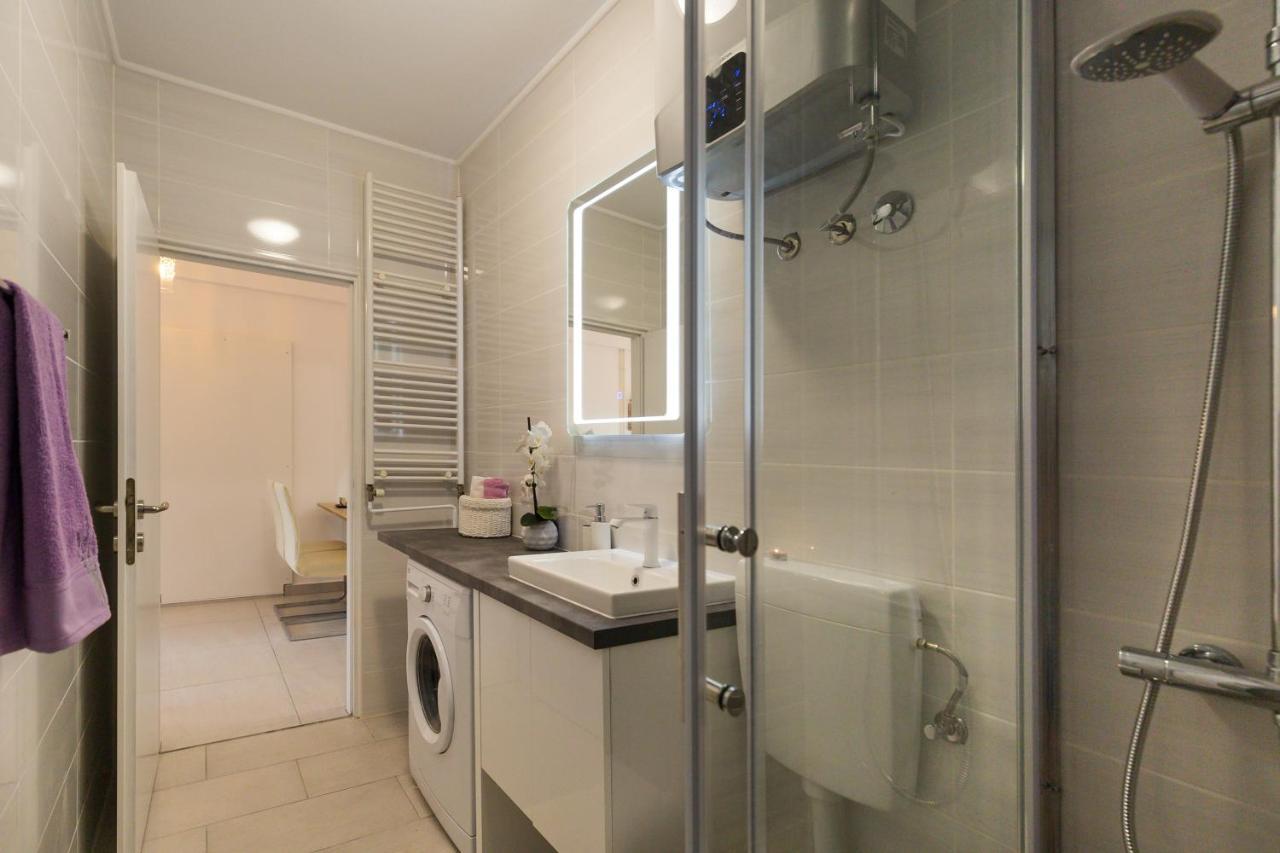 Apartments By The Sea Simuni, Pag - 4083 Kolan Esterno foto